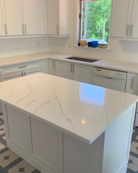 Quartz Calacatta Ultra - Countertops | Carpet Exchange