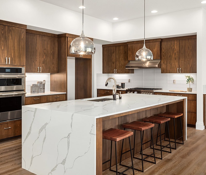White Marbled Kitchen Backsplash and Countertops