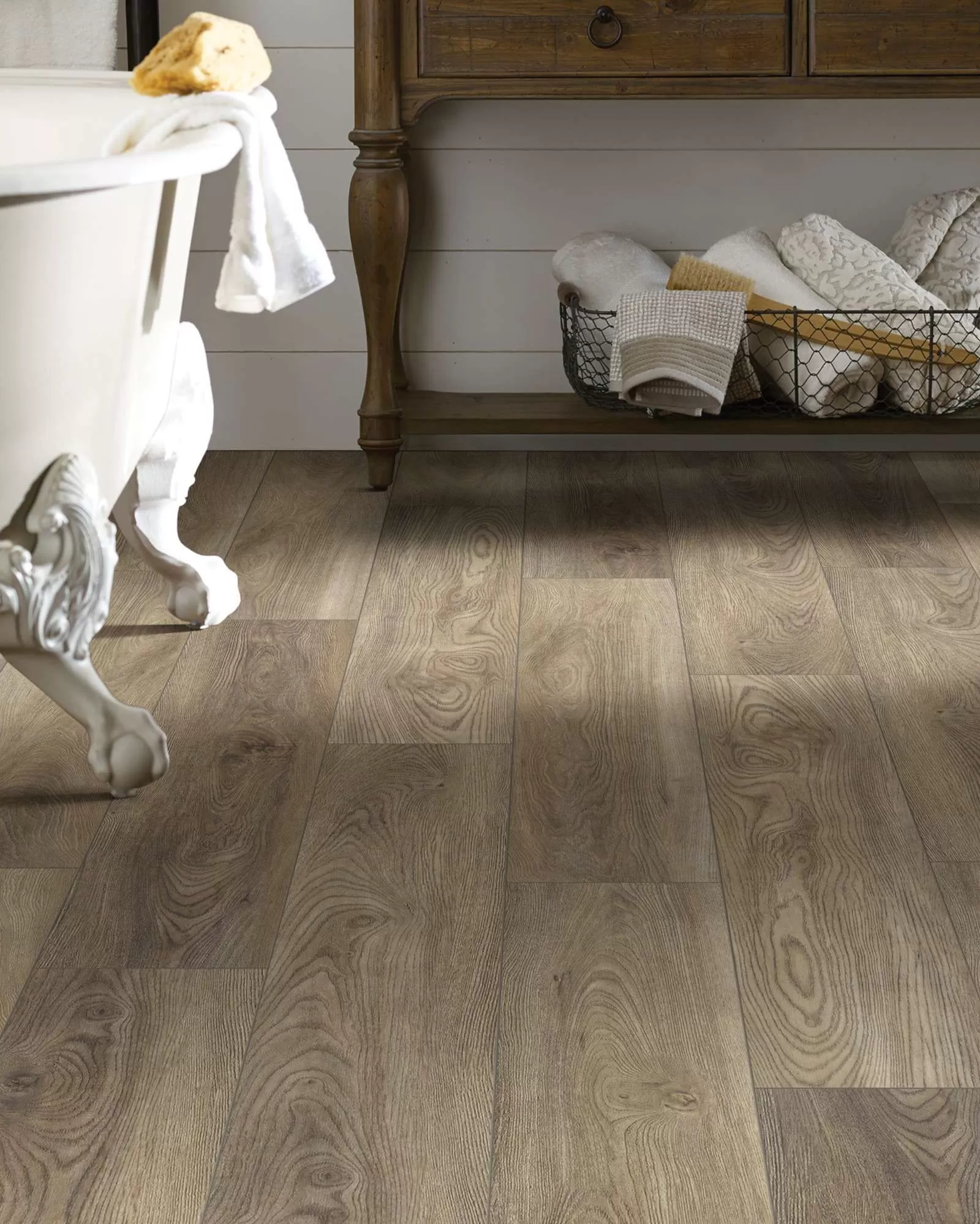 Shaw Distinction Plus Ash Oak LVT | Carpet Exchange